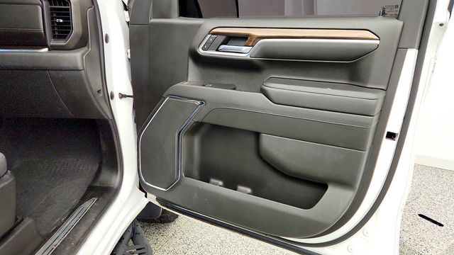 2022 Chevrolet Silverado 1500 4WD Crew Cab 147'' LT Trail Boss w/ Non-DFM 5.3L V8 - 23082231 - 22