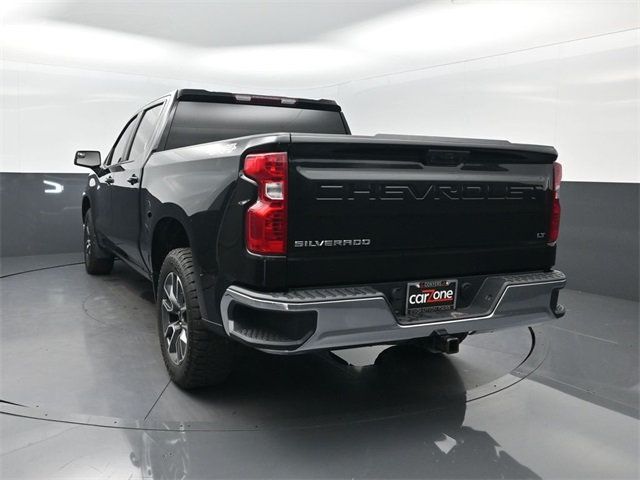 2022 Chevrolet Silverado 1500 LT photo 2