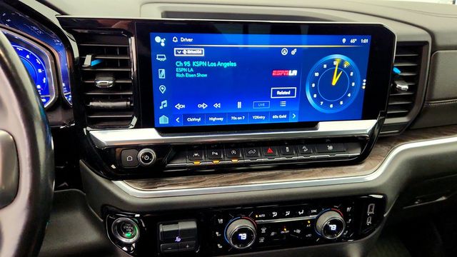 2022 Chevrolet Silverado 1500 4WD Crew Cab 147'' LTZ w/ Z71 Pkg, Premium Pkg & Tech Pkg - 23100912 - 16