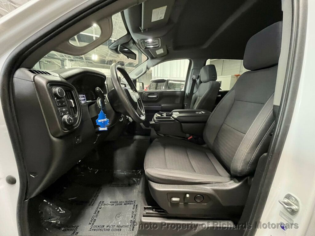 2022 Chevrolet Silverado 1500 Custom photo 9