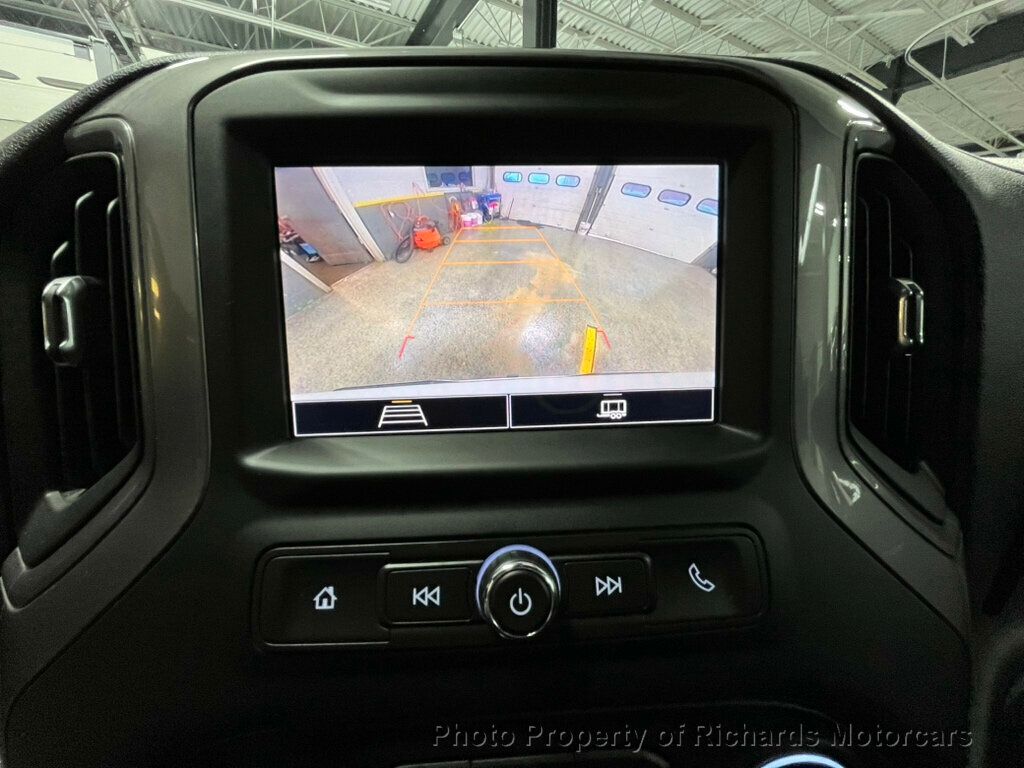2022 Chevrolet Silverado 1500 Custom photo 18