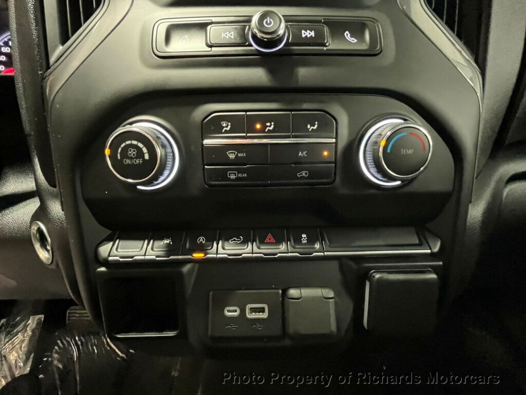 2022 Chevrolet Silverado 1500 Custom photo 19