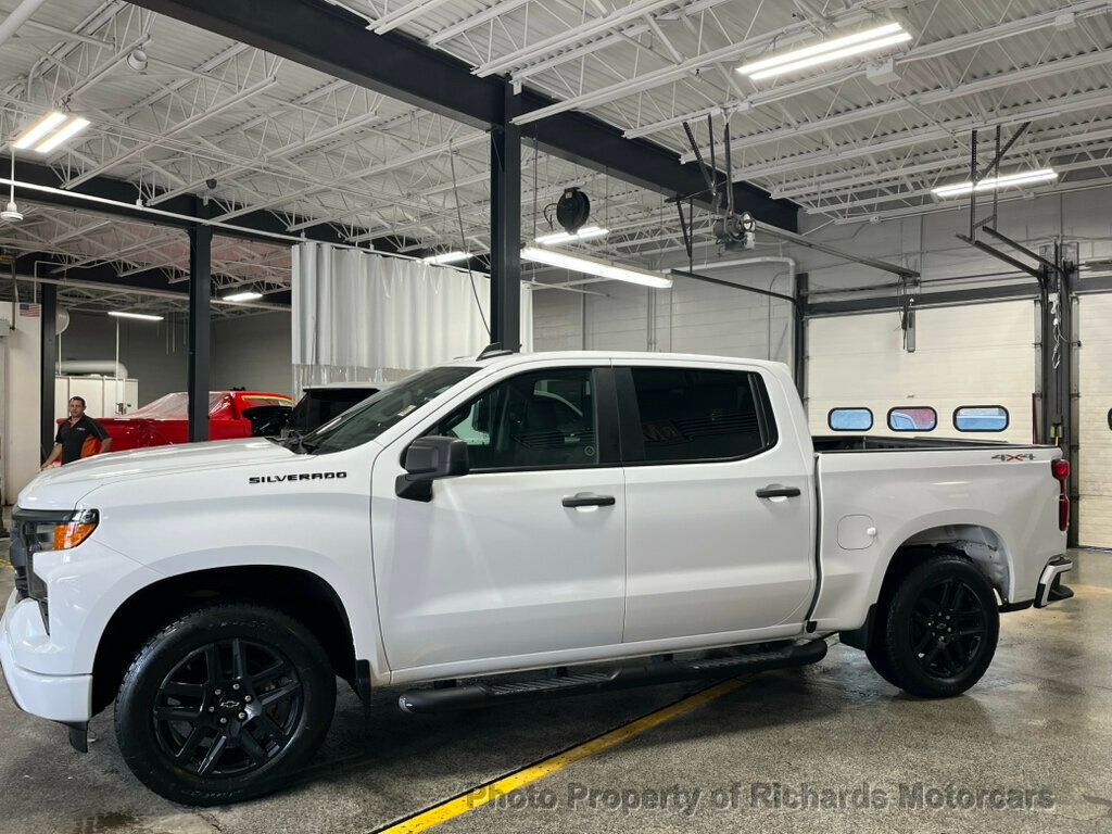 2022 Chevrolet Silverado 1500 Custom photo 5