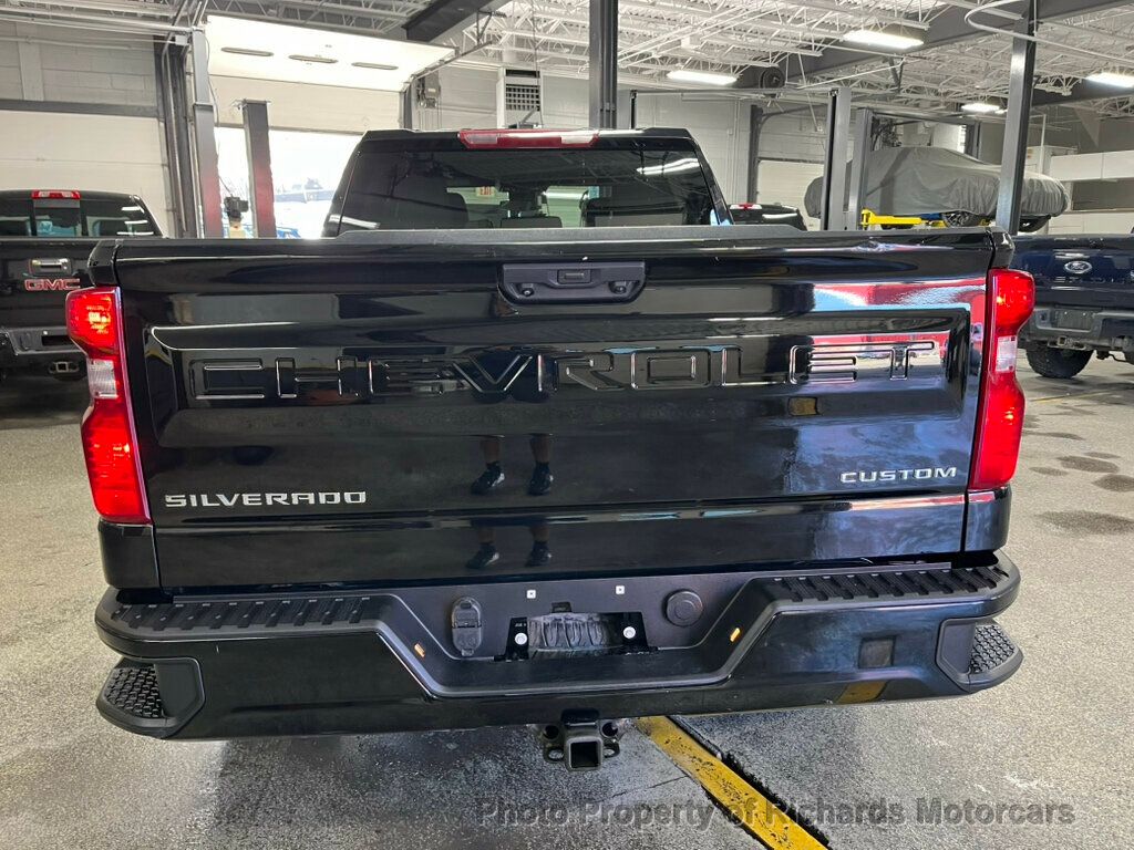 2022 Chevrolet Silverado 1500 4WD Crew Cab 157" Custom - 22922834 - 3