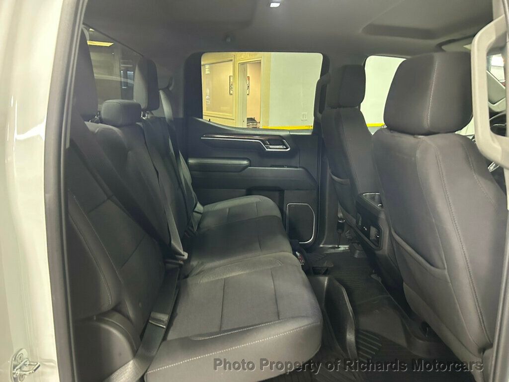 2022 Chevrolet Silverado 1500 4WD Crew Cab 157" RST - 22978979 - 17