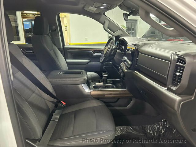 2022 Chevrolet Silverado 1500 4WD Crew Cab 157" RST - 22978979 - 18