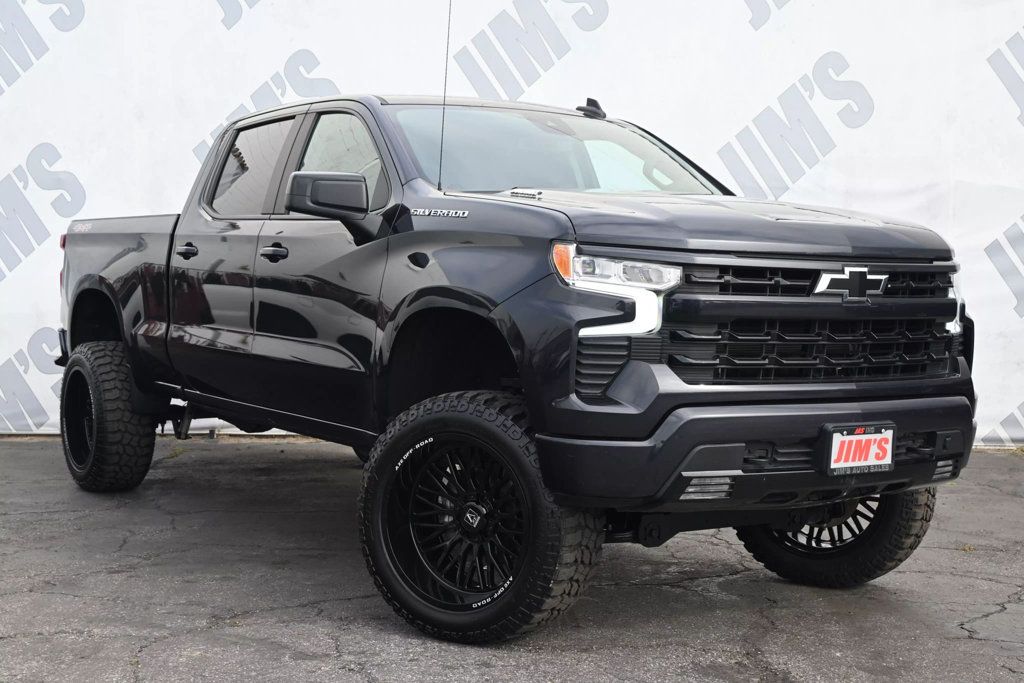 2022 Chevrolet Silverado 1500 RST photo 3
