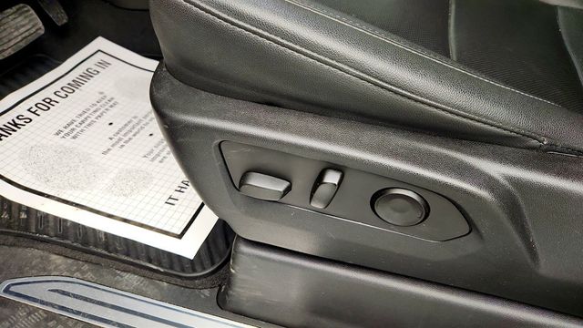 2022 Chevrolet Silverado 1500 Crew Cab 147'' LTZ with Premium & Technology Packages - 22974912 - 11