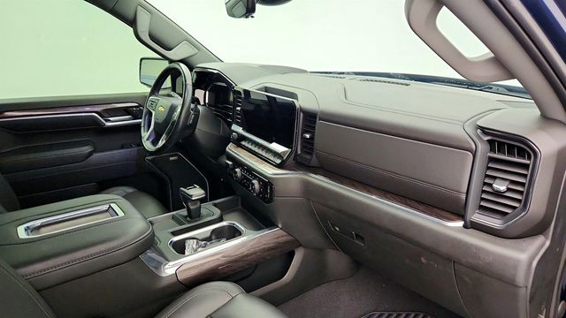 2022 Chevrolet Silverado 1500 Crew Cab 147'' LTZ with Premium & Technology Packages - 22974912 - 25
