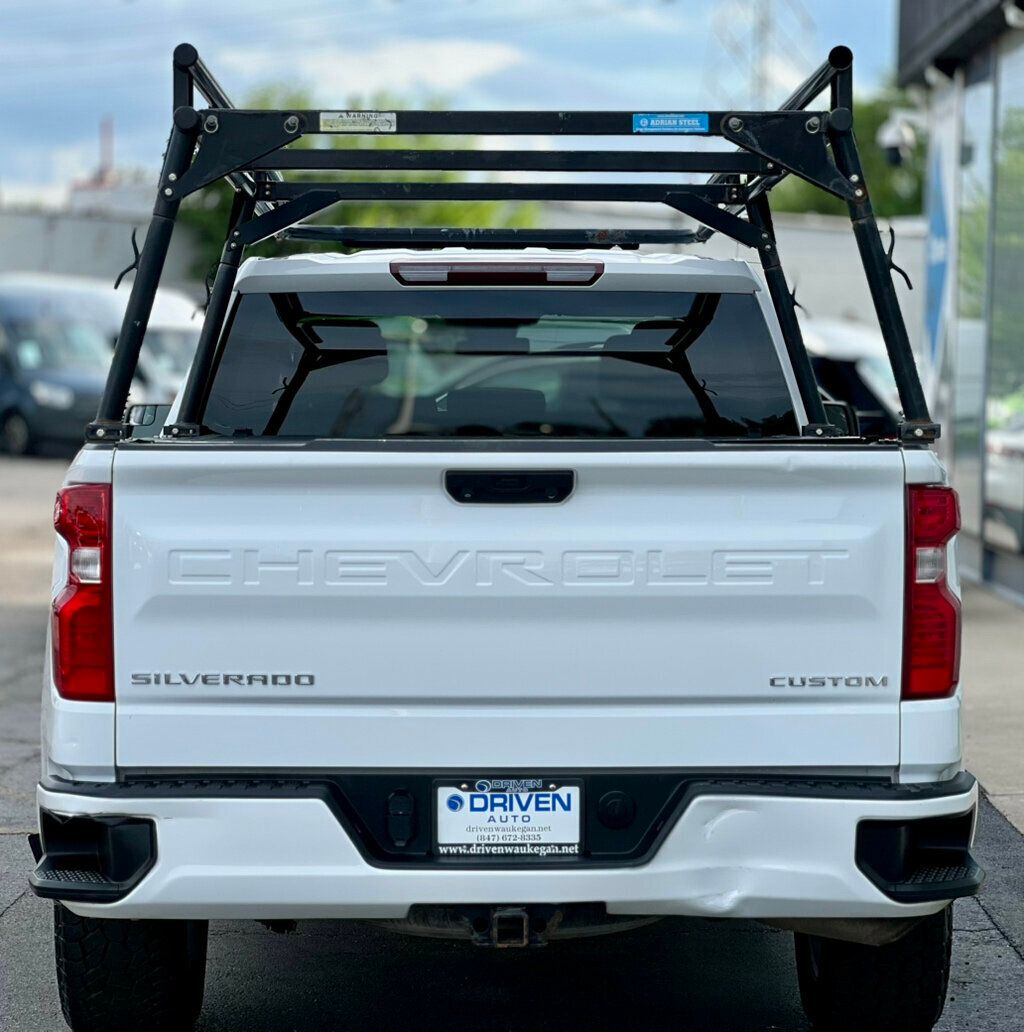2022 Chevrolet Silverado 1500 Custom photo 3