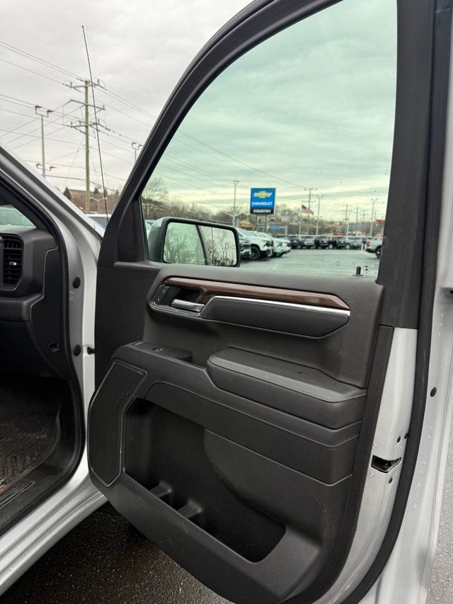 2022 Chevrolet Silverado 1500 LT - 22973607 - 16