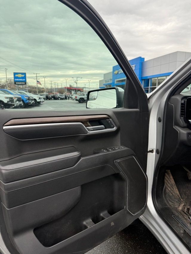 2022 Chevrolet Silverado 1500 LT - 22973607 - 24