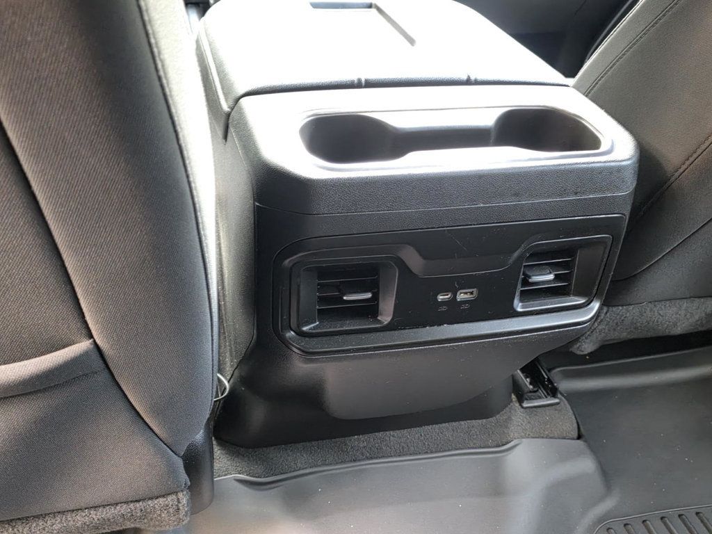 2022 Chevrolet Silverado 1500 LT photo 9
