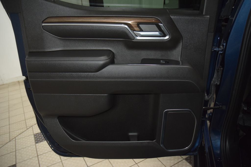 2022 Chevrolet Silverado 1500 RST - 23046725 - 44
