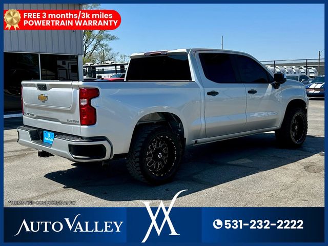 2022 Chevrolet Silverado 1500 Crew Cab Custom Pickup 4D 5 3/4 ft - 23018694 - 6