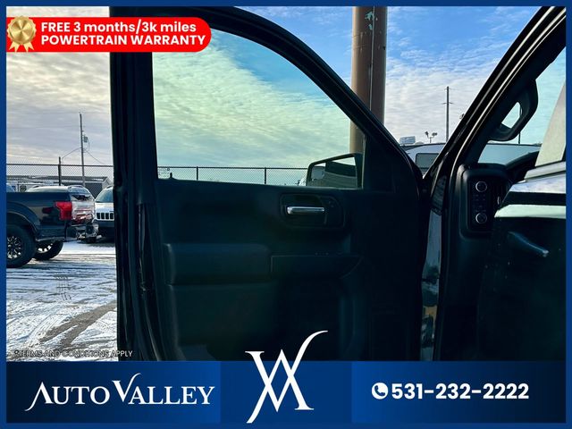 2022 Chevrolet Silverado 1500 Crew Cab Custom Trail Boss Pickup 4D 5 3/4 ft - 22983076 - 11