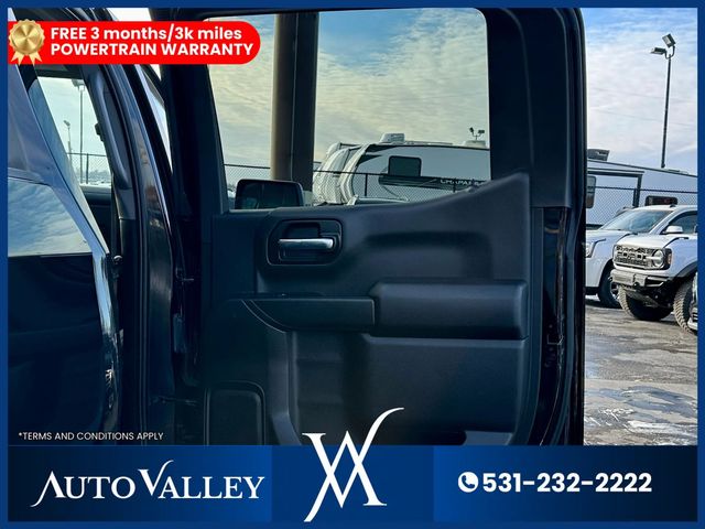 2022 Chevrolet Silverado 1500 Crew Cab Custom Trail Boss Pickup 4D 5 3/4 ft - 22983076 - 23