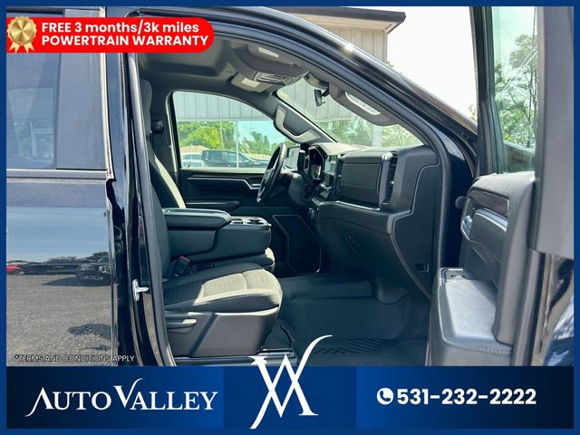2022 Chevrolet Silverado 1500 Crew Cab LT Pickup 4D 5 3/4 ft - 23033667 - 17