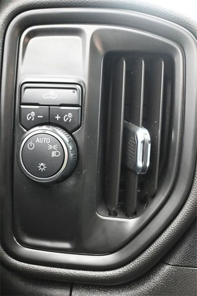2022 Chevrolet Silverado 1500 LTD 2WD Crew Cab 147" Custom - 22951638 - 23