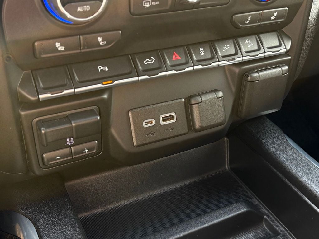 2022 Chevrolet Silverado 1500 LTD 4WD Crew Cab 147" LT Trail Boss - 22143151 - 24