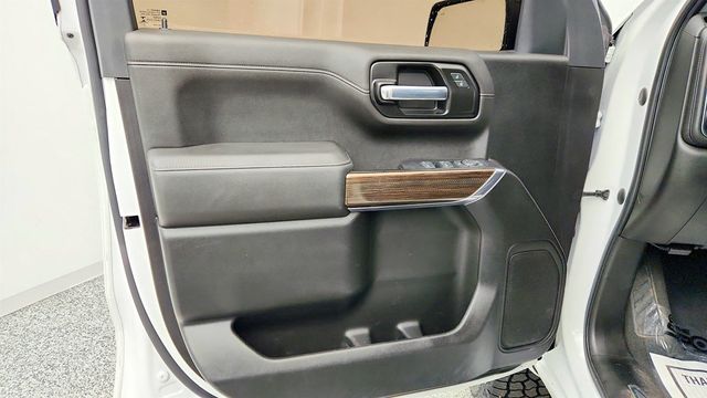 2022 Chevrolet Silverado 1500 LTD 4WD Crew Cab 147" RST - 23019604 - 9
