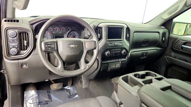 2022 Chevrolet Silverado 1500 LTD 4WD Crew Cab 157'' Custom Trail Boss w/ Red-Accent Wheels - 23099938 - 11