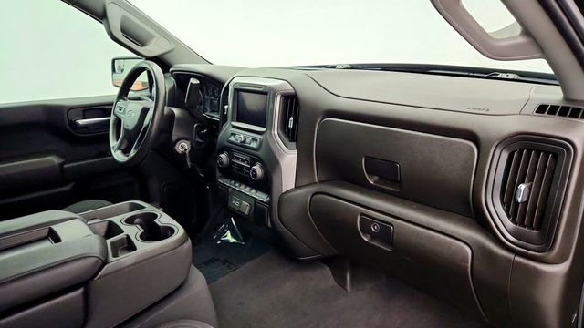 2022 Chevrolet Silverado 1500 LTD 4WD Crew Cab 157'' Custom Trail Boss w/ Red-Accent Wheels - 23099938 - 24