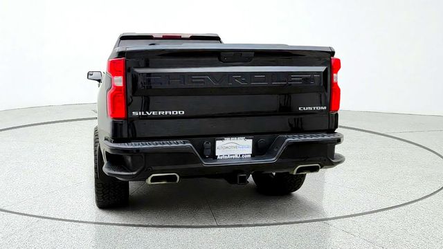 2022 Chevrolet Silverado 1500 LTD 4WD Crew Cab 157'' Custom Trail Boss w/ Red-Accent Wheels - 23099938 - 5