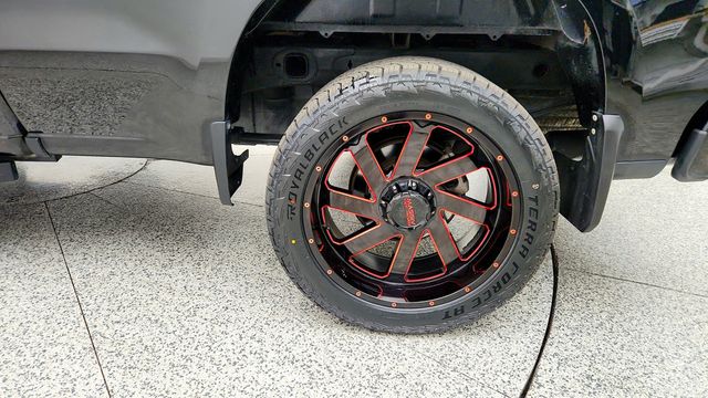 2022 Chevrolet Silverado 1500 LTD 4WD Crew Cab 157'' Custom Trail Boss w/ Red-Accent Wheels - 23099938 - 8