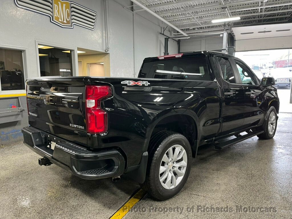 2022 Chevrolet Silverado 1500 Custom photo 3