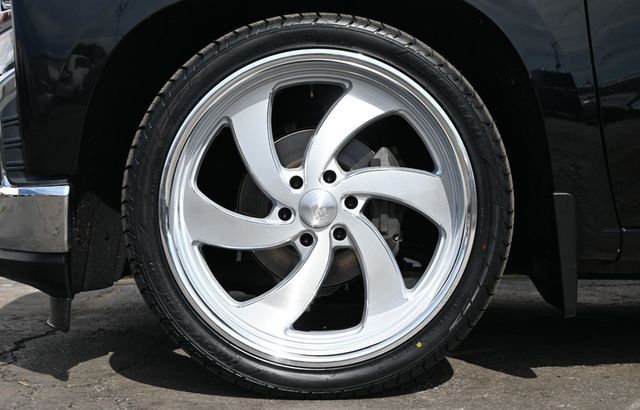 2022 Chevrolet Silverado 1500 LTD Crew Cab LT Rough Country Lowering Kit 24" US MAGS Wheels - 22989789 - 8