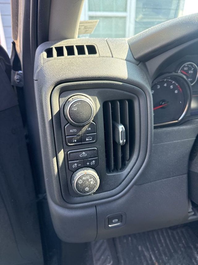 2022 Chevrolet Silverado 1500 LTD Custom - 23000743 - 17