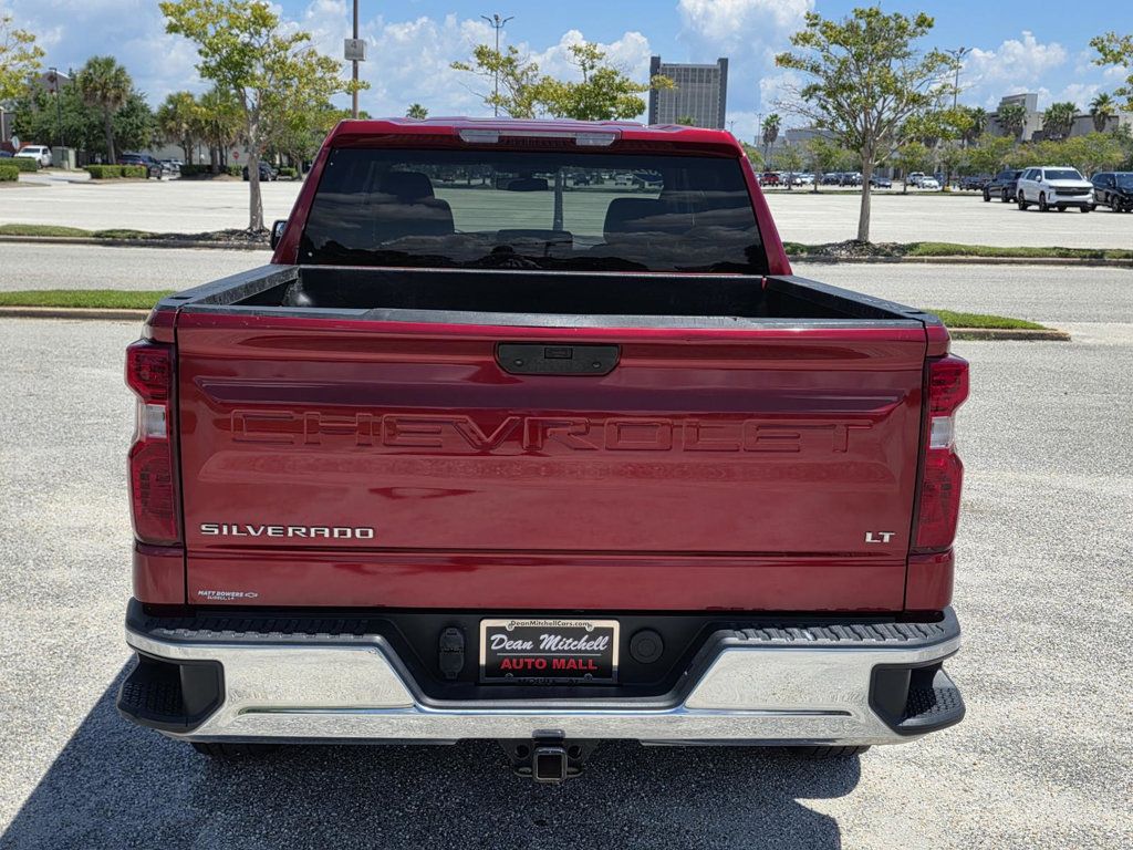 2022 Chevrolet Silverado 1500 LT photo 3