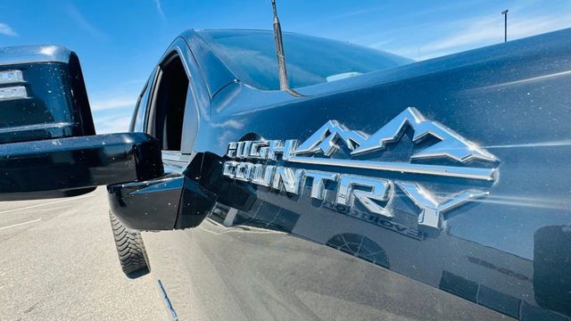 2022 Chevrolet Silverado 2500HD 4WD Crew Cab 159" High Country - 23003711 - 13