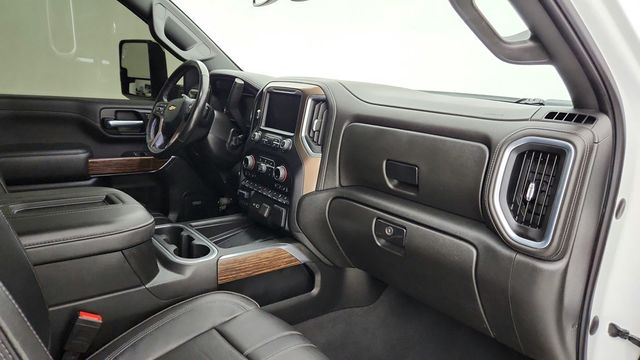 2022 Chevrolet Silverado 2500HD 4WD Crew Cab 159'' High Country with 6.6L Turbo-Diesel Engine - 22945903 - 26