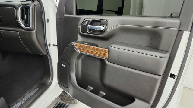2022 Chevrolet Silverado 2500HD 4WD Crew Cab 159'' High Country with 6.6L Turbo-Diesel Engine - 22945903 - 27