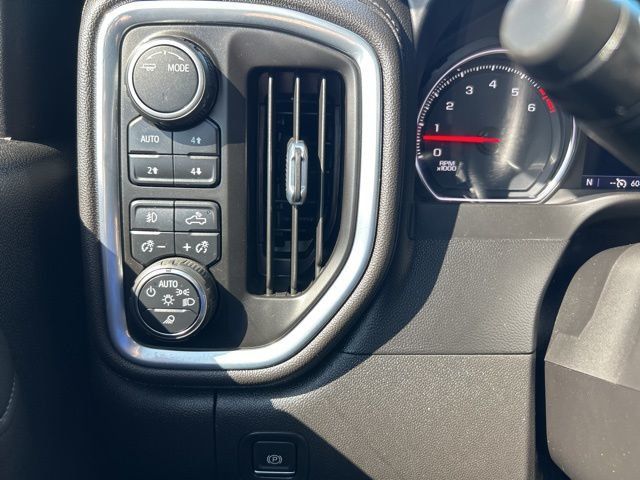 2022 Chevrolet Silverado 2500HD 4WD Crew Cab 159" LTZ - 23002502 - 11