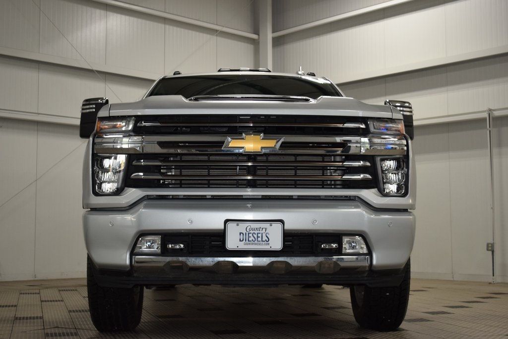 2022 Chevrolet Silverado 2500HD High Country photo 2