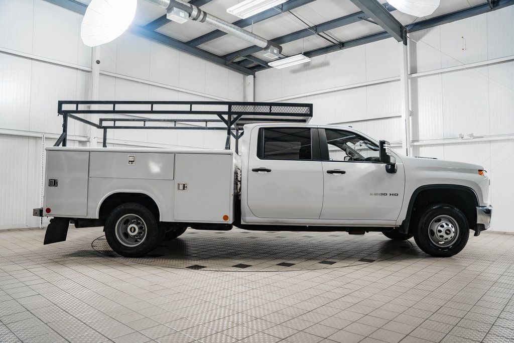 2022 Chevrolet Silverado 3500HD 3500HD CREW 4X4 * 6.6 DURAMAX * READING UTILITY W/RACK * 1 OWNER - 22410184 - 2