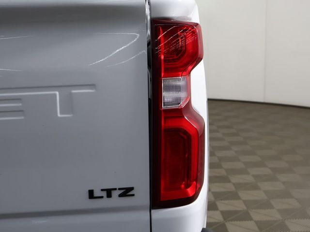 2022 Chevrolet Silverado 3500HD 4WD Crew Cab 159" LTZ - 23021647 - 19