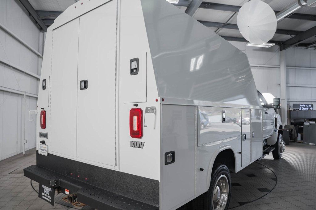 2022 Chevrolet Silverado 5500HD Work Truck photo 4