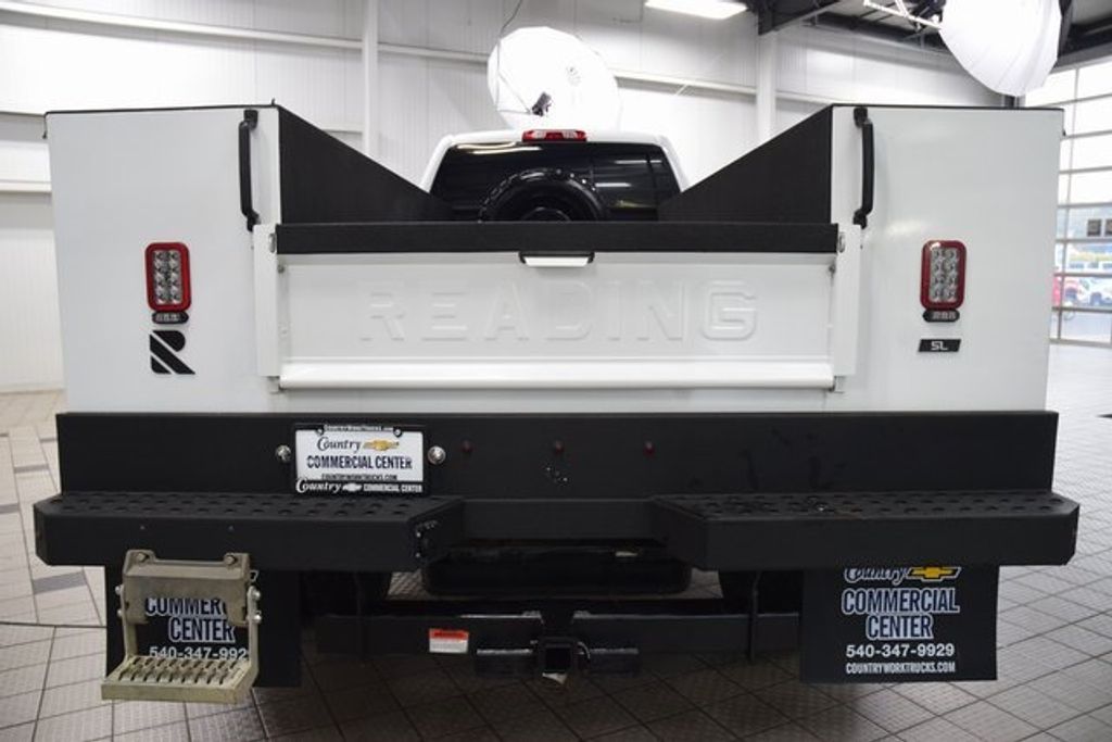 2022 Chevrolet Silverado 5500HD Work Truck photo 4