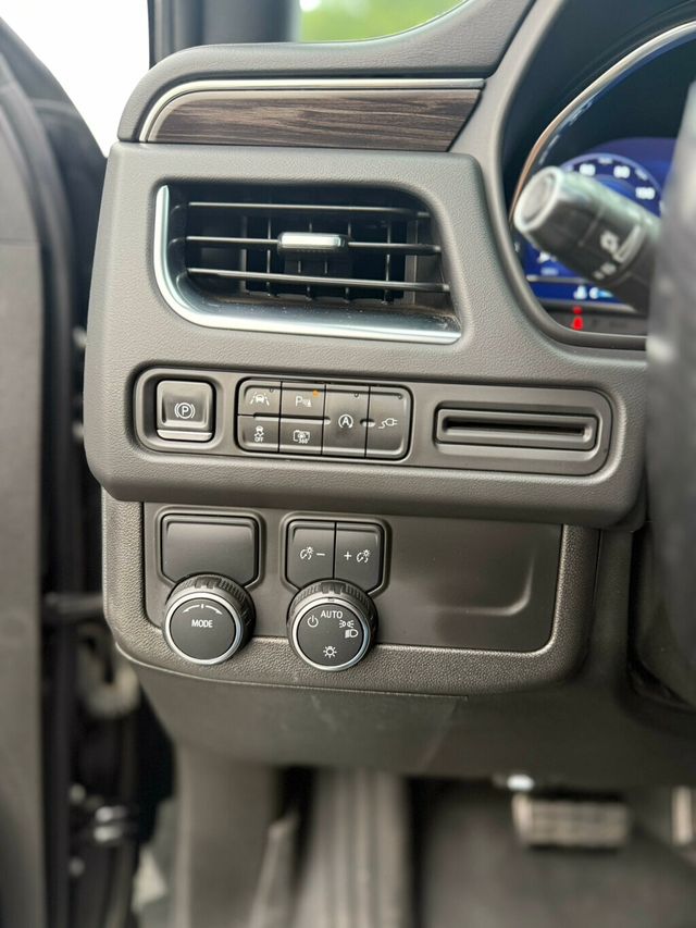 2022 Chevrolet Suburban 2WD 4dr LT - 22975114 - 19