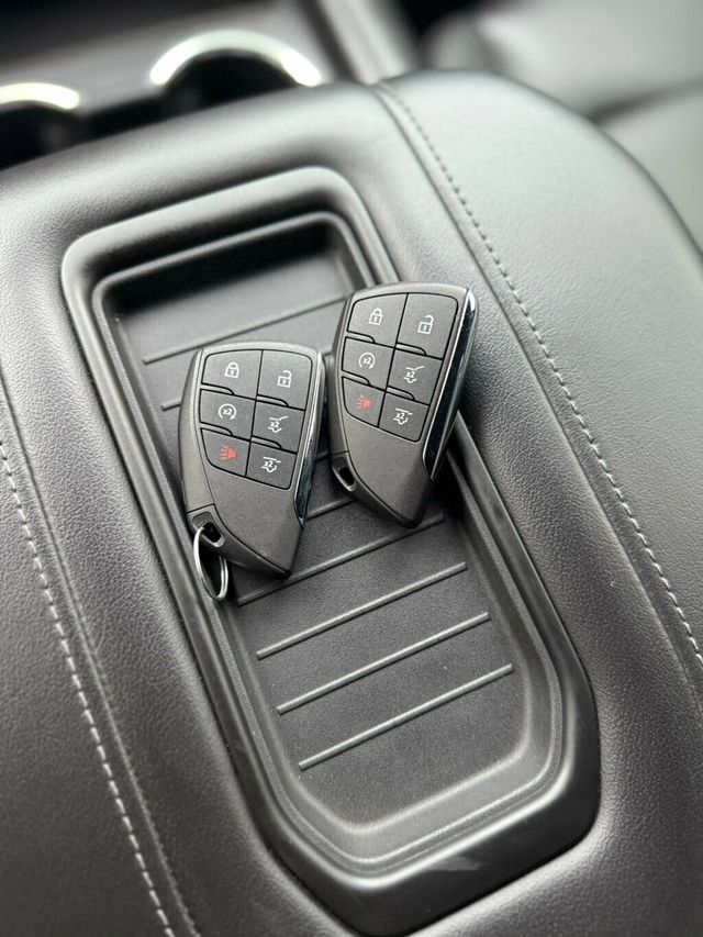 2022 Chevrolet Suburban 2WD 4dr LT - 22975114 - 23