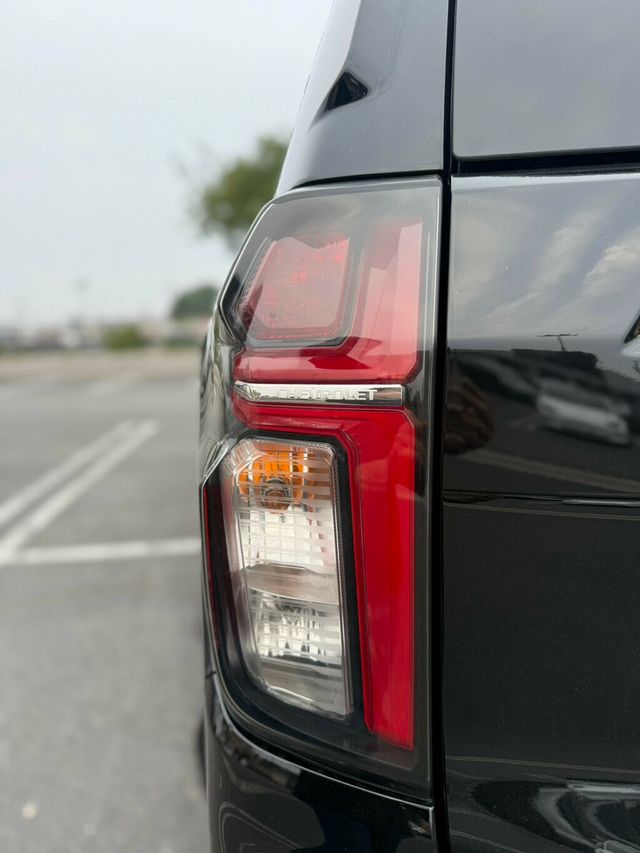 2022 Chevrolet Suburban 2WD 4dr LT - 22975114 - 28