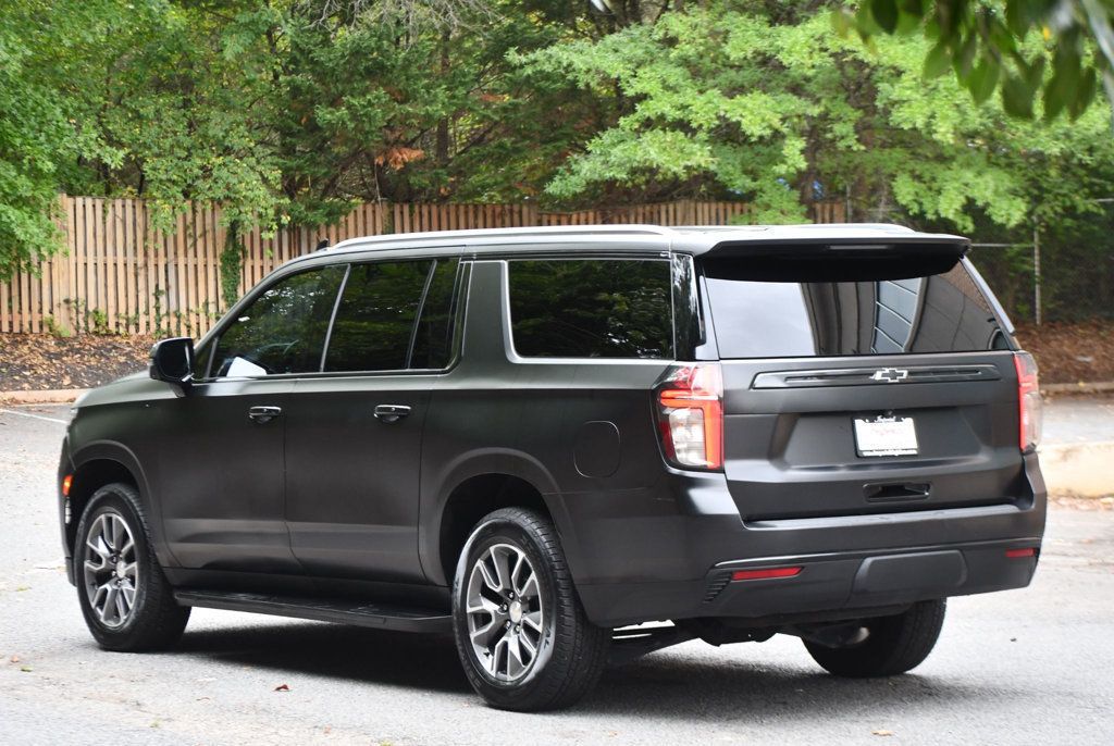 2022 Chevrolet Suburban LT photo 4