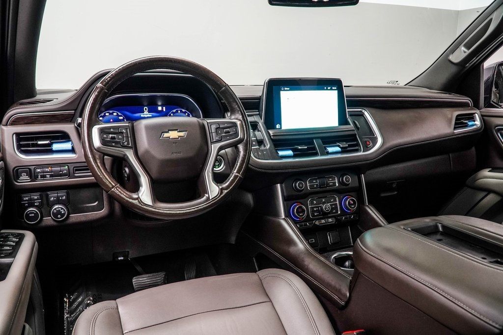 2022 Chevrolet Suburban LT photo 4