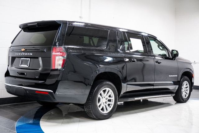 2022 Chevrolet Suburban LT photo 4