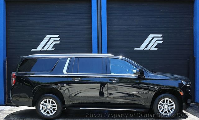 2022 Chevrolet Suburban 4WD 4dr LT - 23036891 - 0