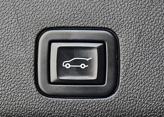 2022 Chevrolet Suburban 4WD 4dr LT - 23036891 - 9